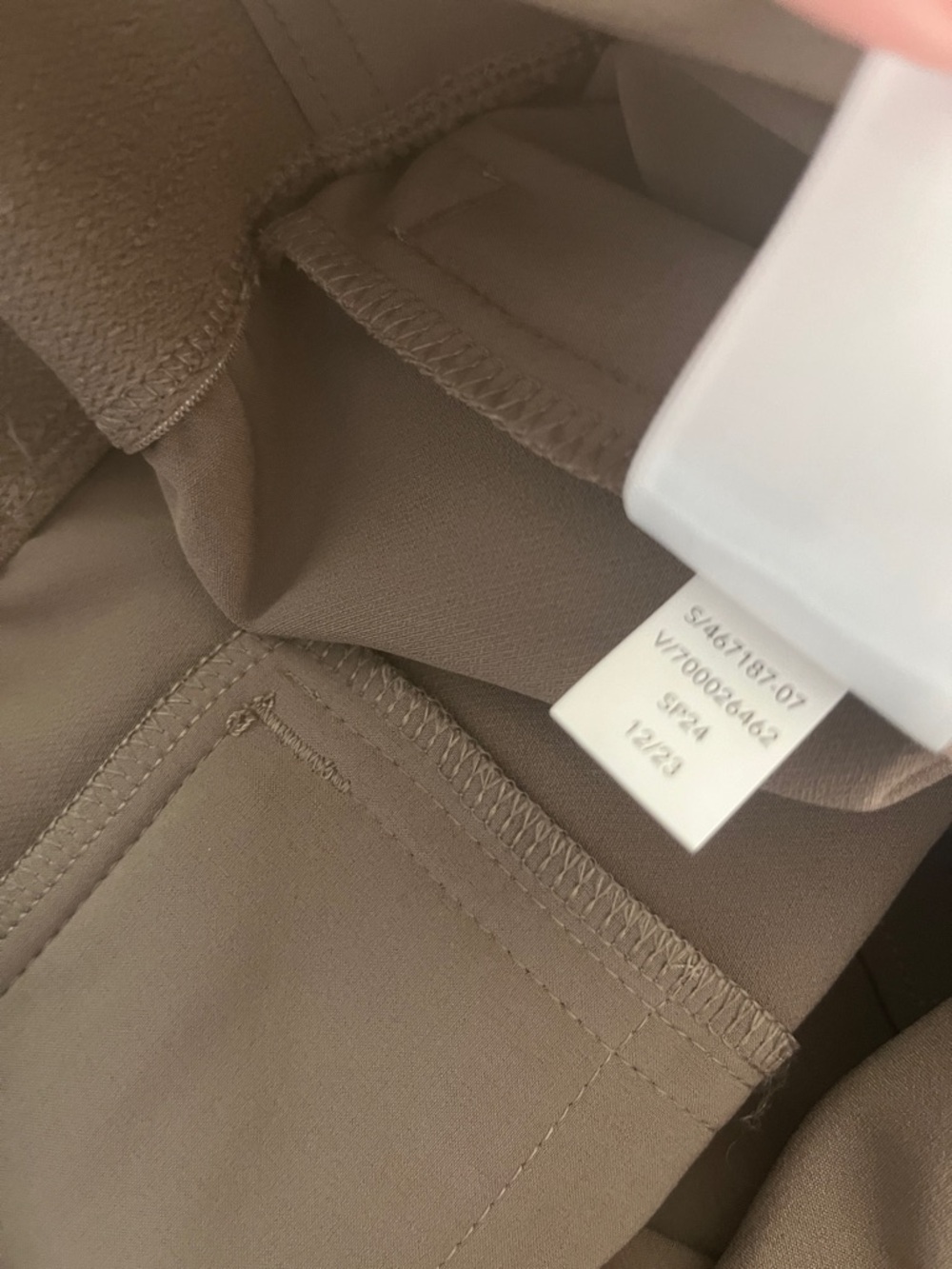 Athleta Endless High Rise Cargo Pants Joggers Tan Size 8 - Picture 9 of 9